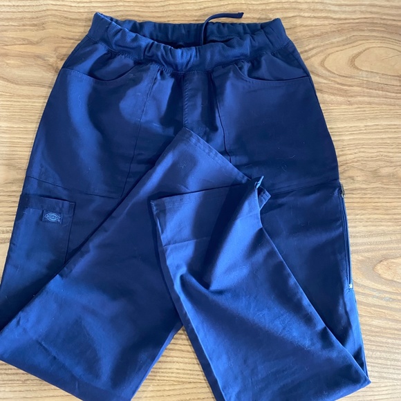 Scrubs - Picture 7 of 8